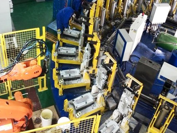 汽车扶手发泡生产线