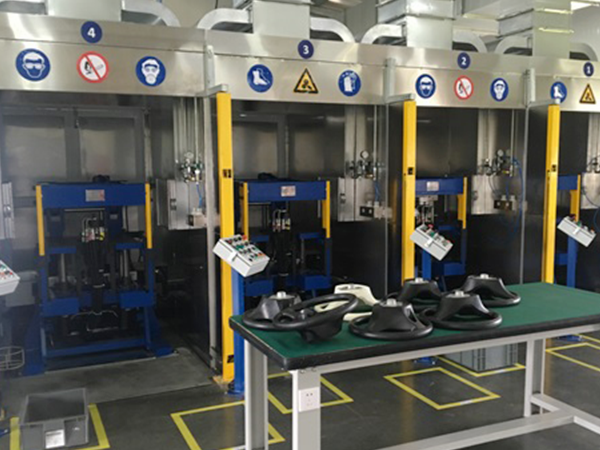 方向盘发泡生产线