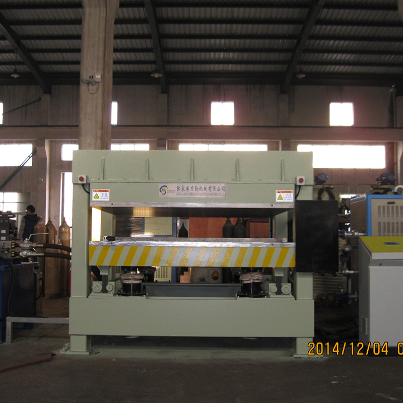 PSP系列夹芯板复合发泡设备