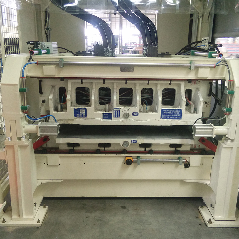 汽车地毯发泡生产线